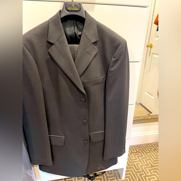 Brooks Brother Gray Men’s Suit - Coat is 40R, Trousers 31 W, 30 inseam - Picture 1 of 2